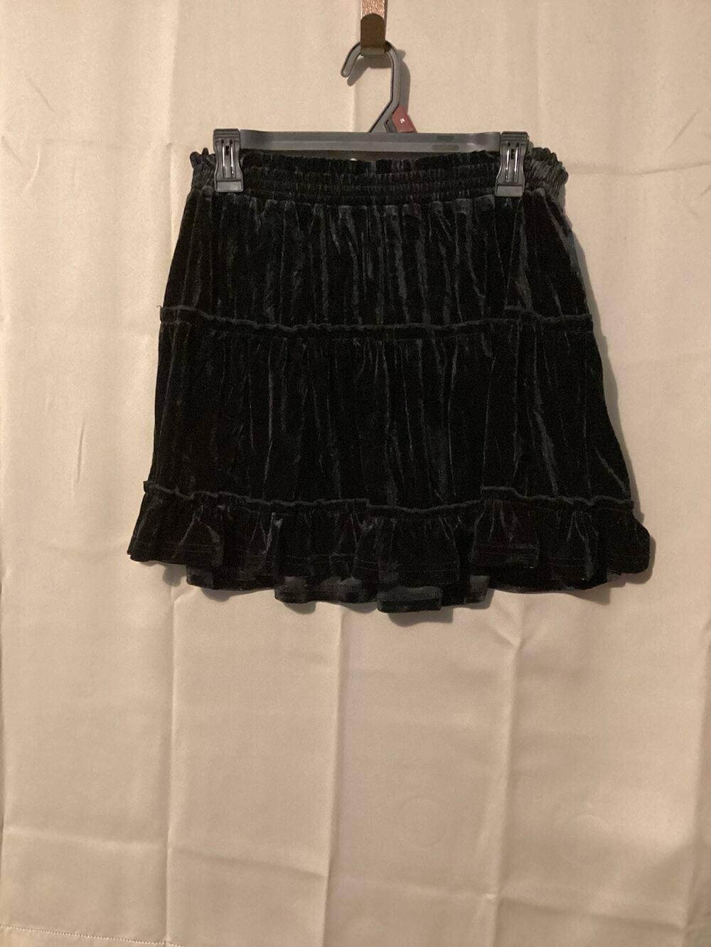 Laundry Shelli Segal Black Mini Skirt SZ SP Crushed Velvet Ripple Design NWOT